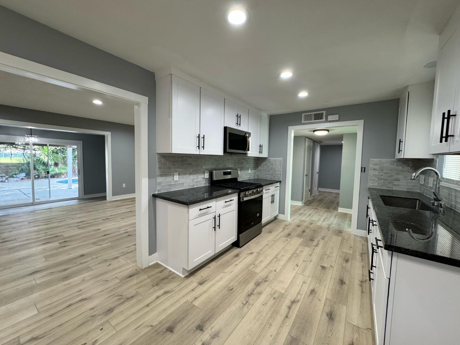 5435 N Bond St, Fresno, CA 93710