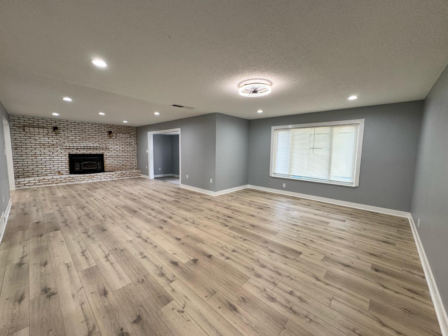 5435 N Bond St, Fresno, CA 93710