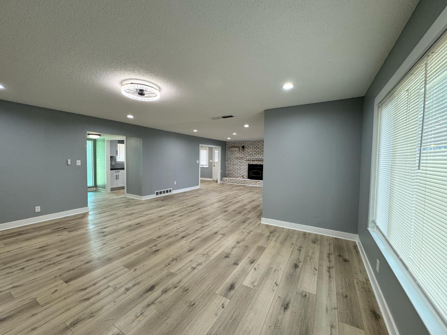 5435 N Bond St, Fresno, CA 93710