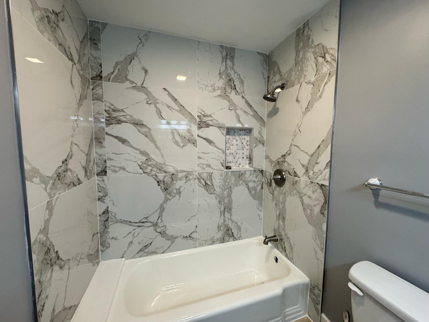 5435 N Bond St, Fresno, CA 93710