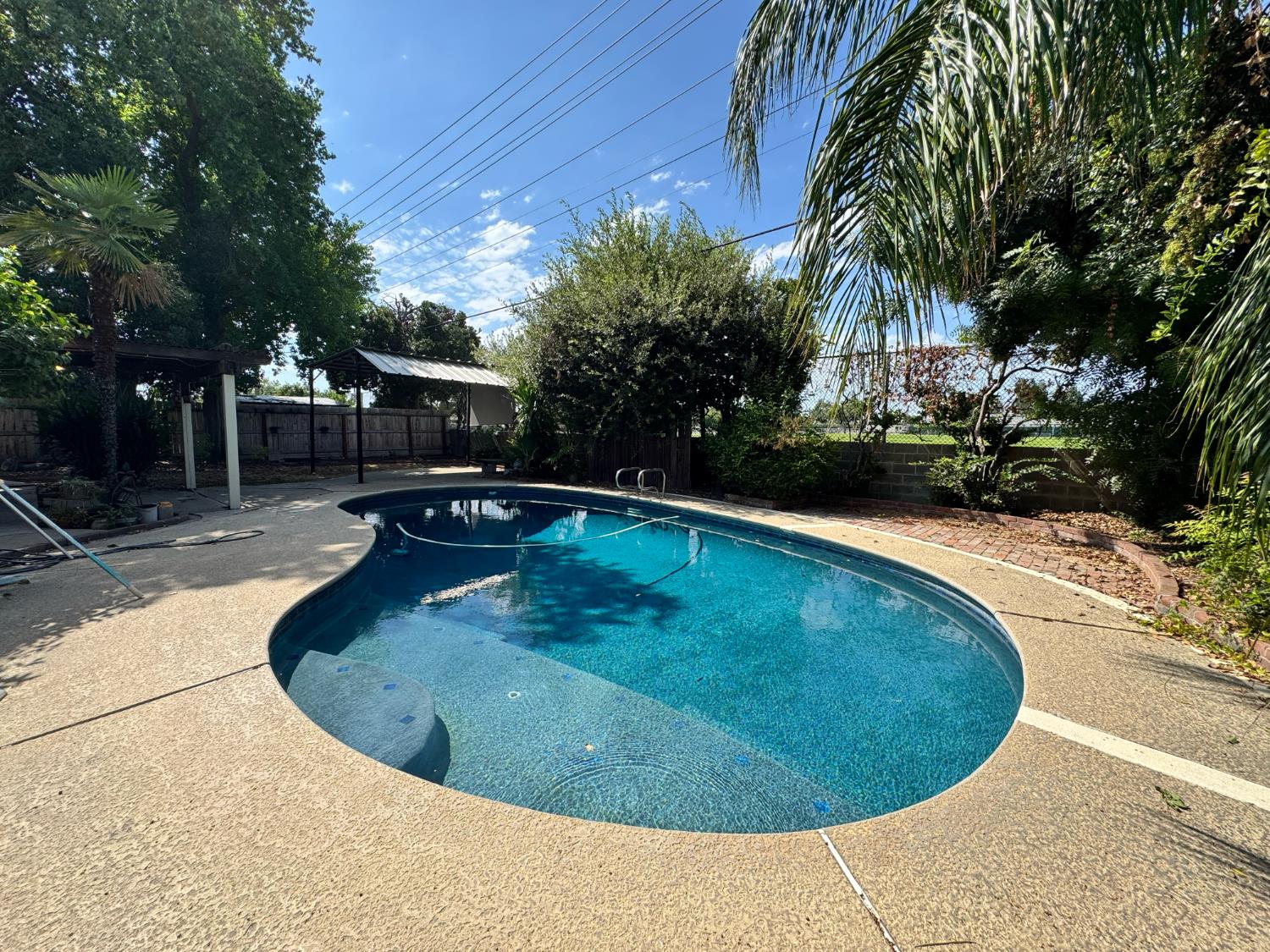 5435 N Bond St, Fresno, CA 93710