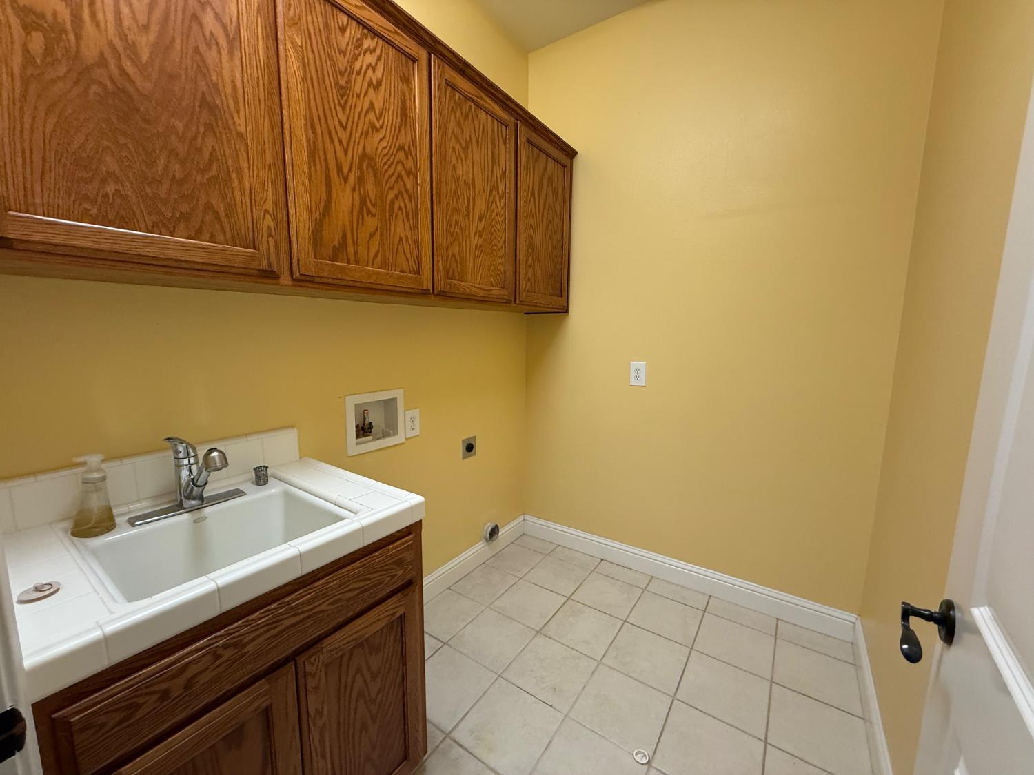 2087 S Church, Reedley, CA 93654