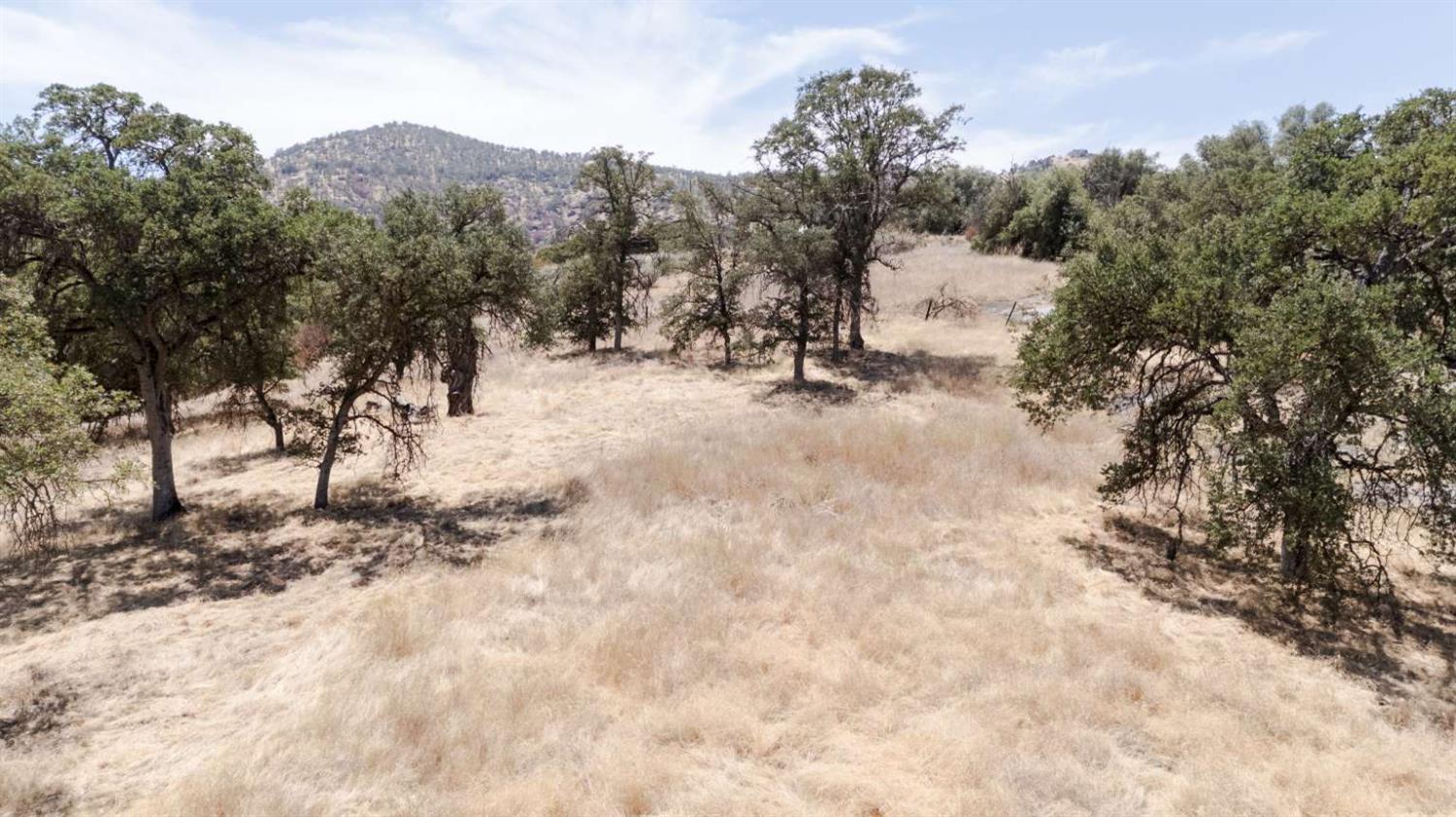 37127 Ripple Ln, Yokuts Valley, CA 93675