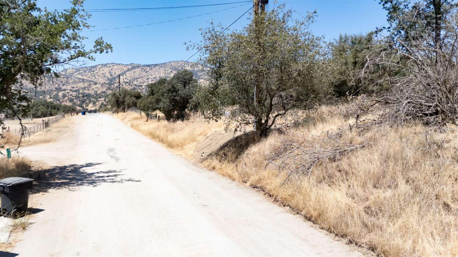 37127 Ripple Ln, Yokuts Valley, CA 93675