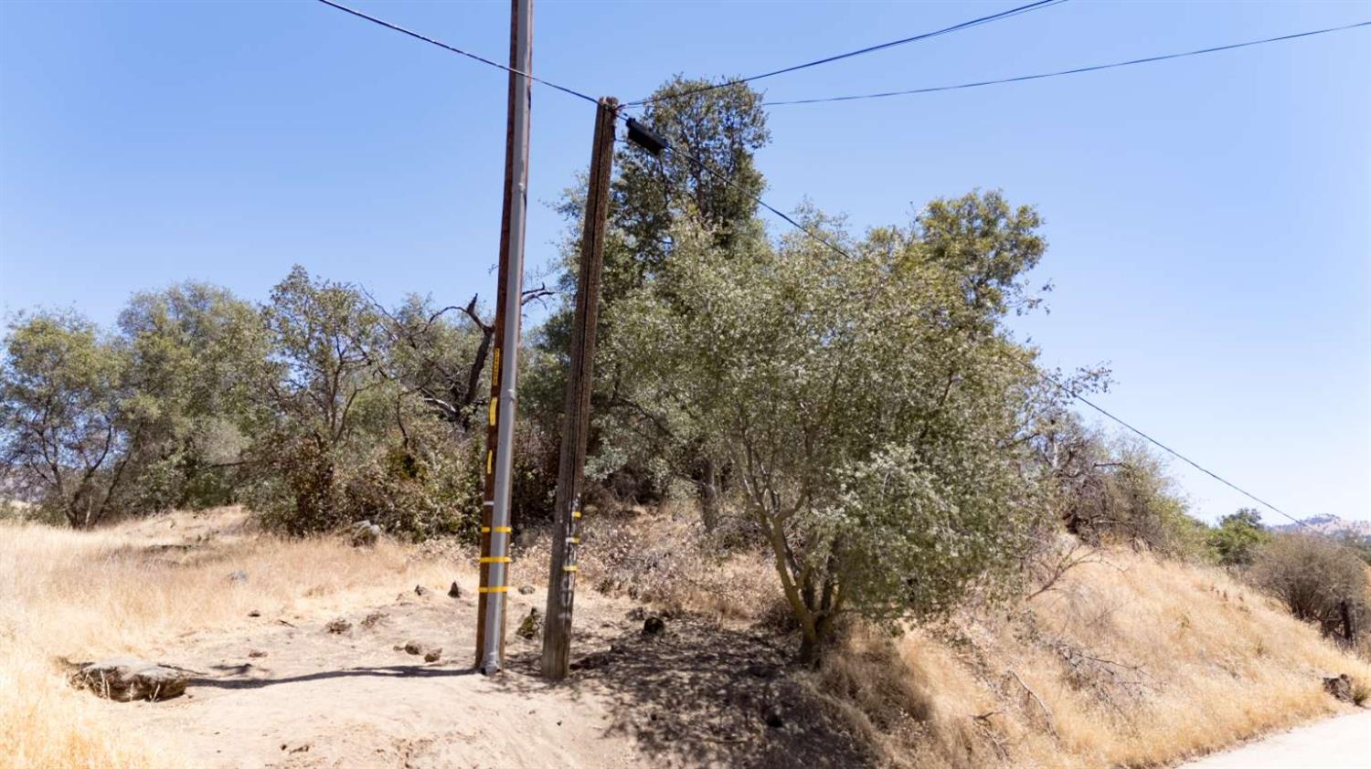 37127 Ripple Ln, Yokuts Valley, CA 93675