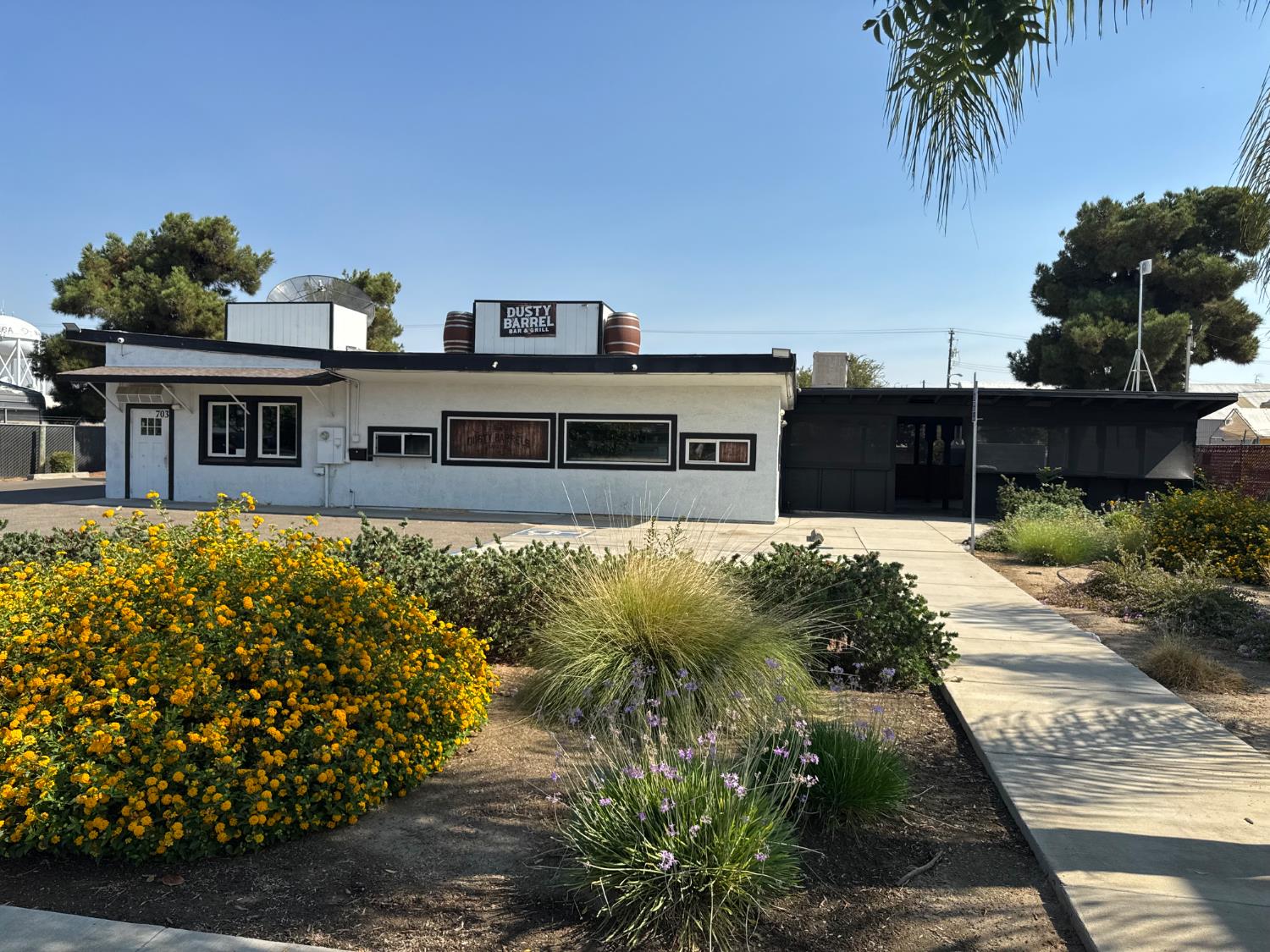 703 N Gateway Dr, Madera, CA 93637