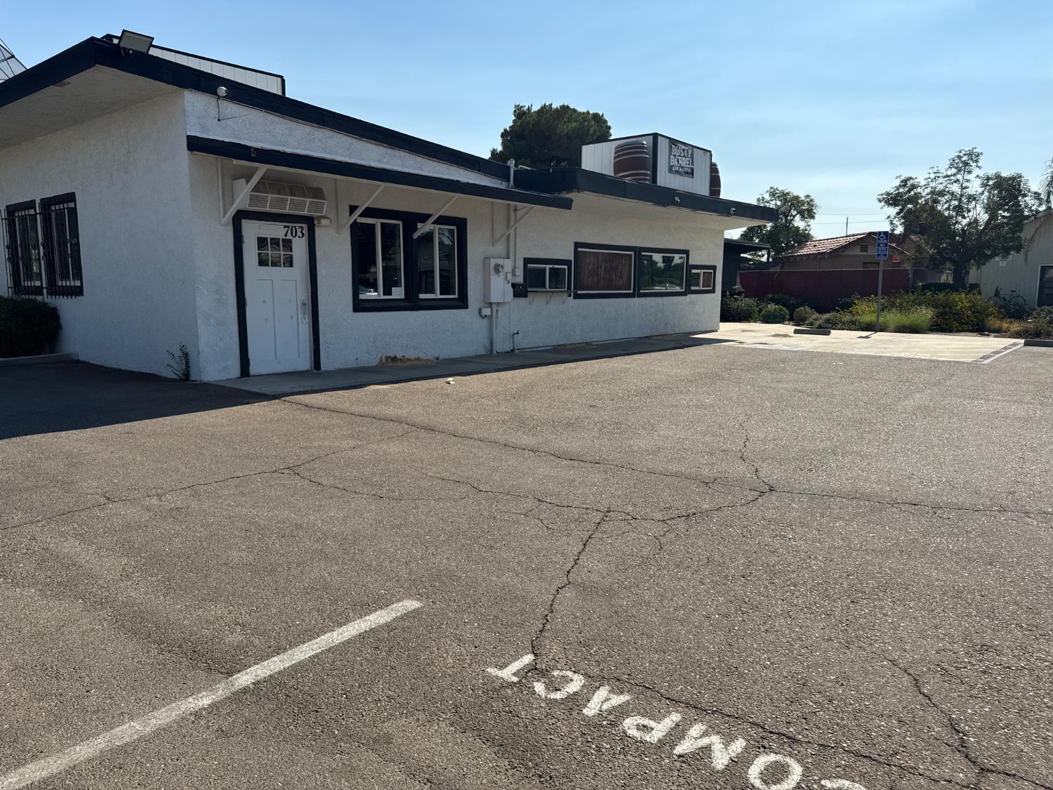 703 N Gateway Dr, Madera, CA 93637