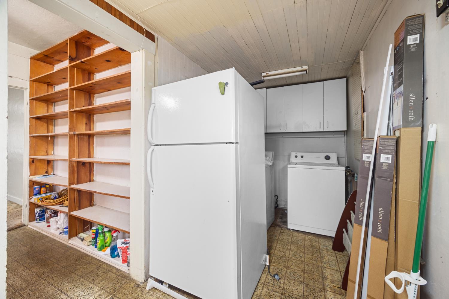 517 N Westwood Ave, Lindsay, CA 93247