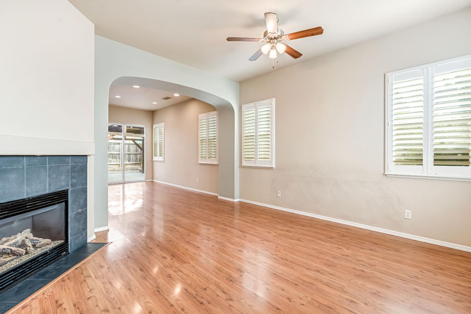 4088 W Fig Tree Ln, Fresno, CA 93722