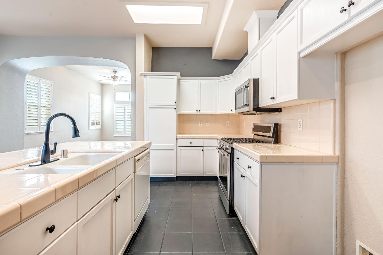 4088 W Fig Tree Ln, Fresno, CA 93722