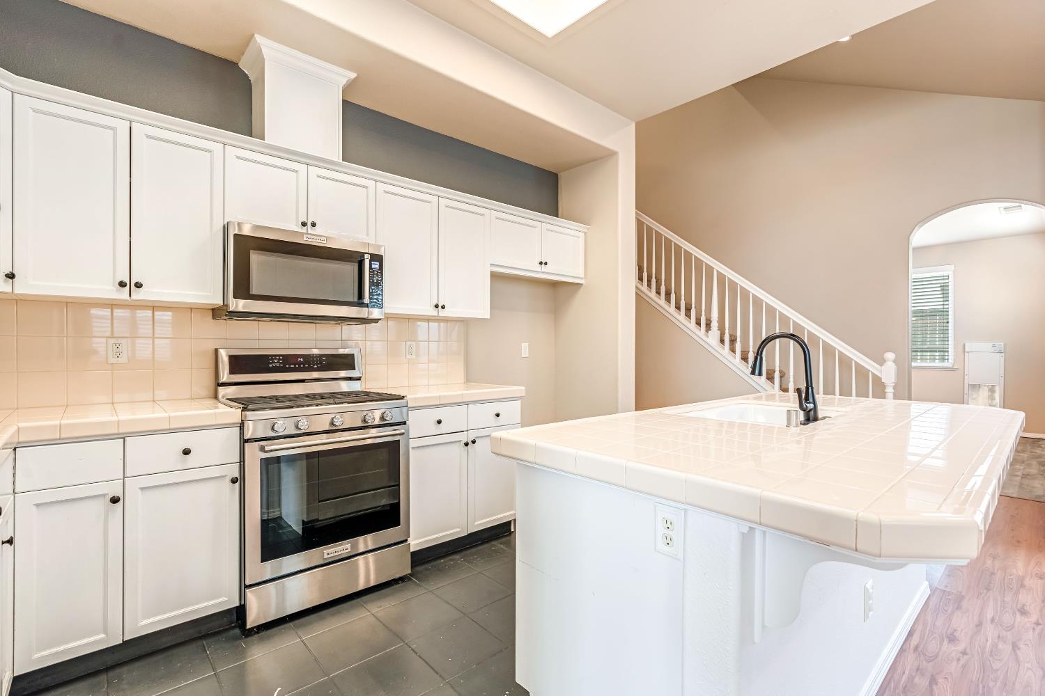 4088 W Fig Tree Ln, Fresno, CA 93722