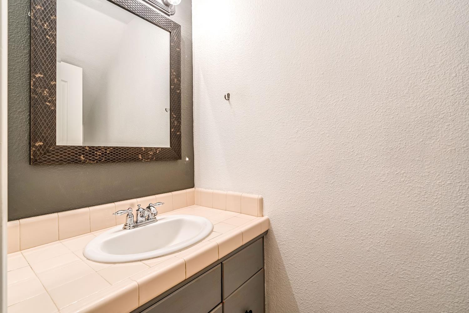 4088 W Fig Tree Ln, Fresno, CA 93722