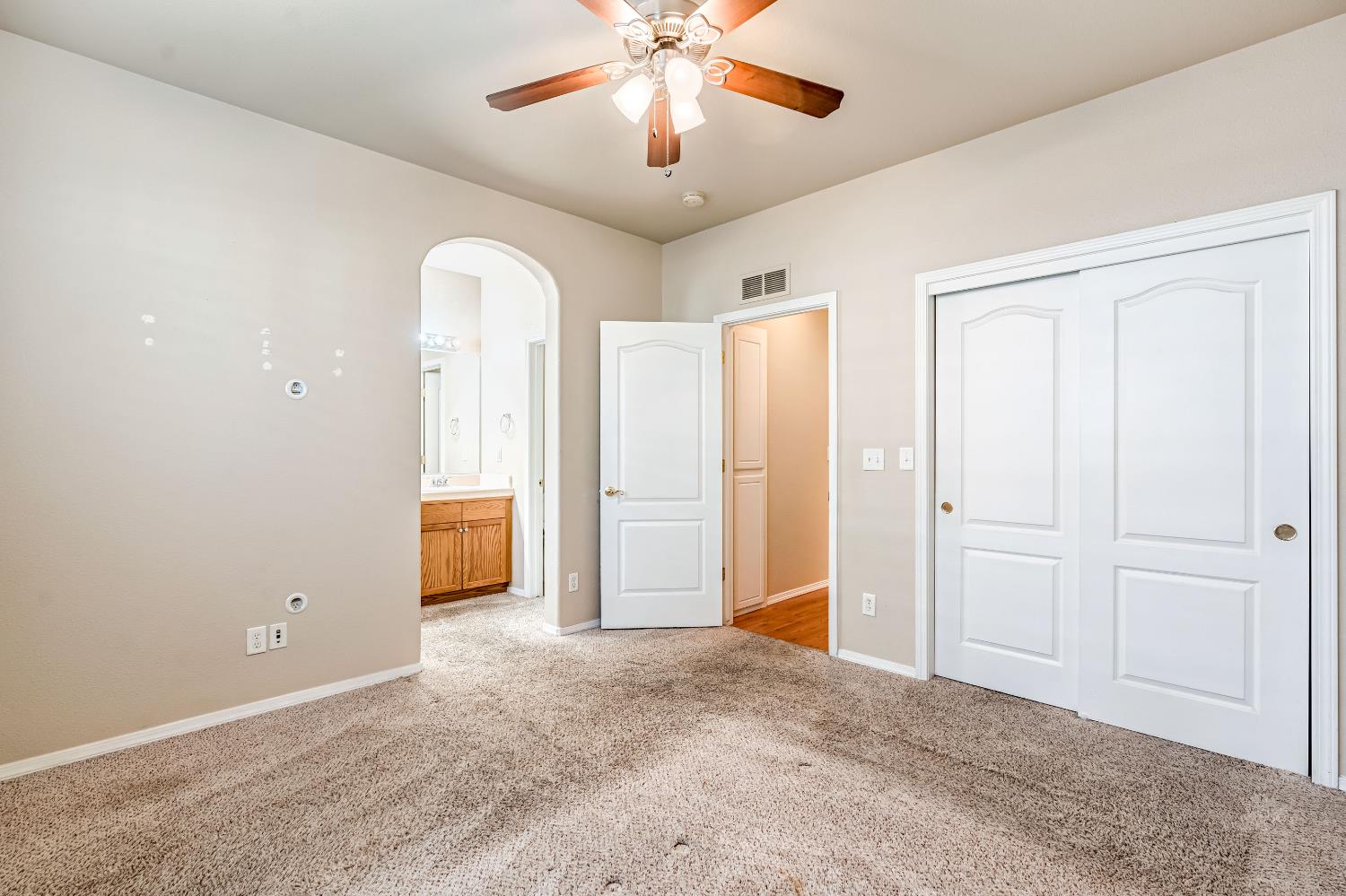 4088 W Fig Tree Ln, Fresno, CA 93722