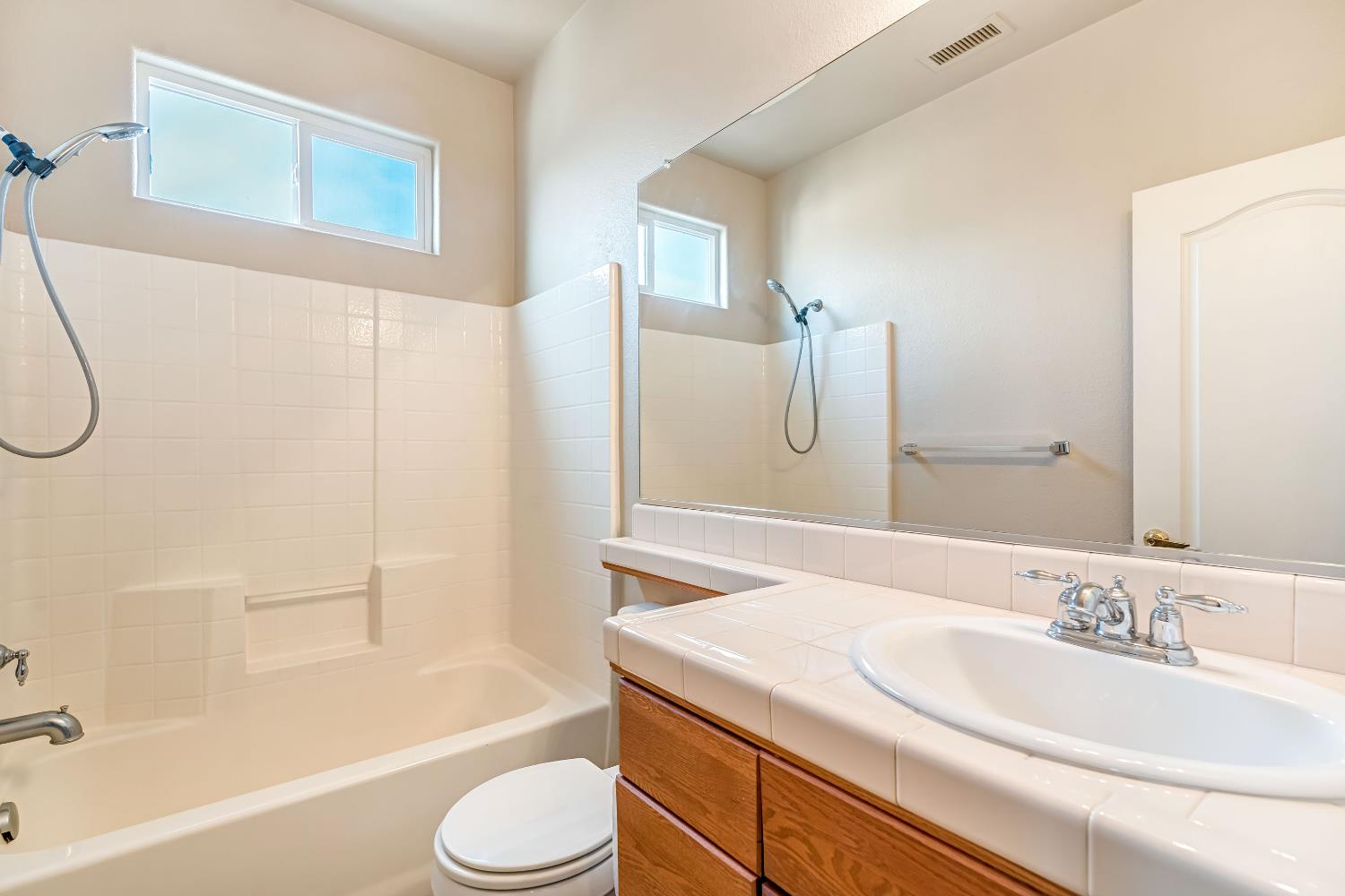 4088 W Fig Tree Ln, Fresno, CA 93722