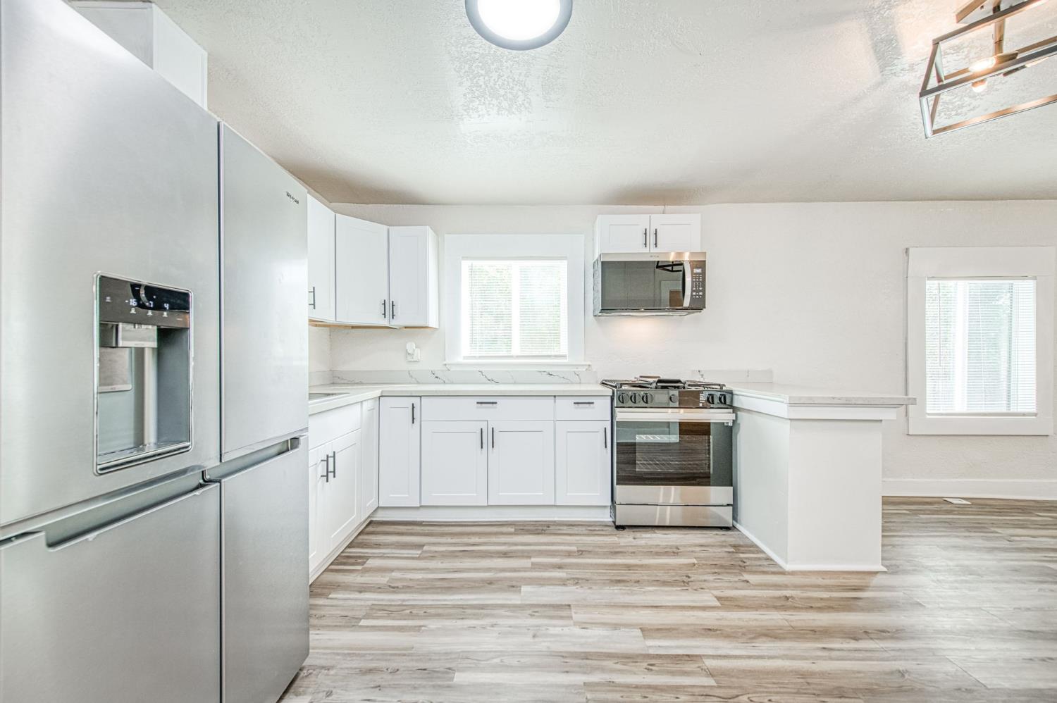 2710 C St, Selma, CA 93662