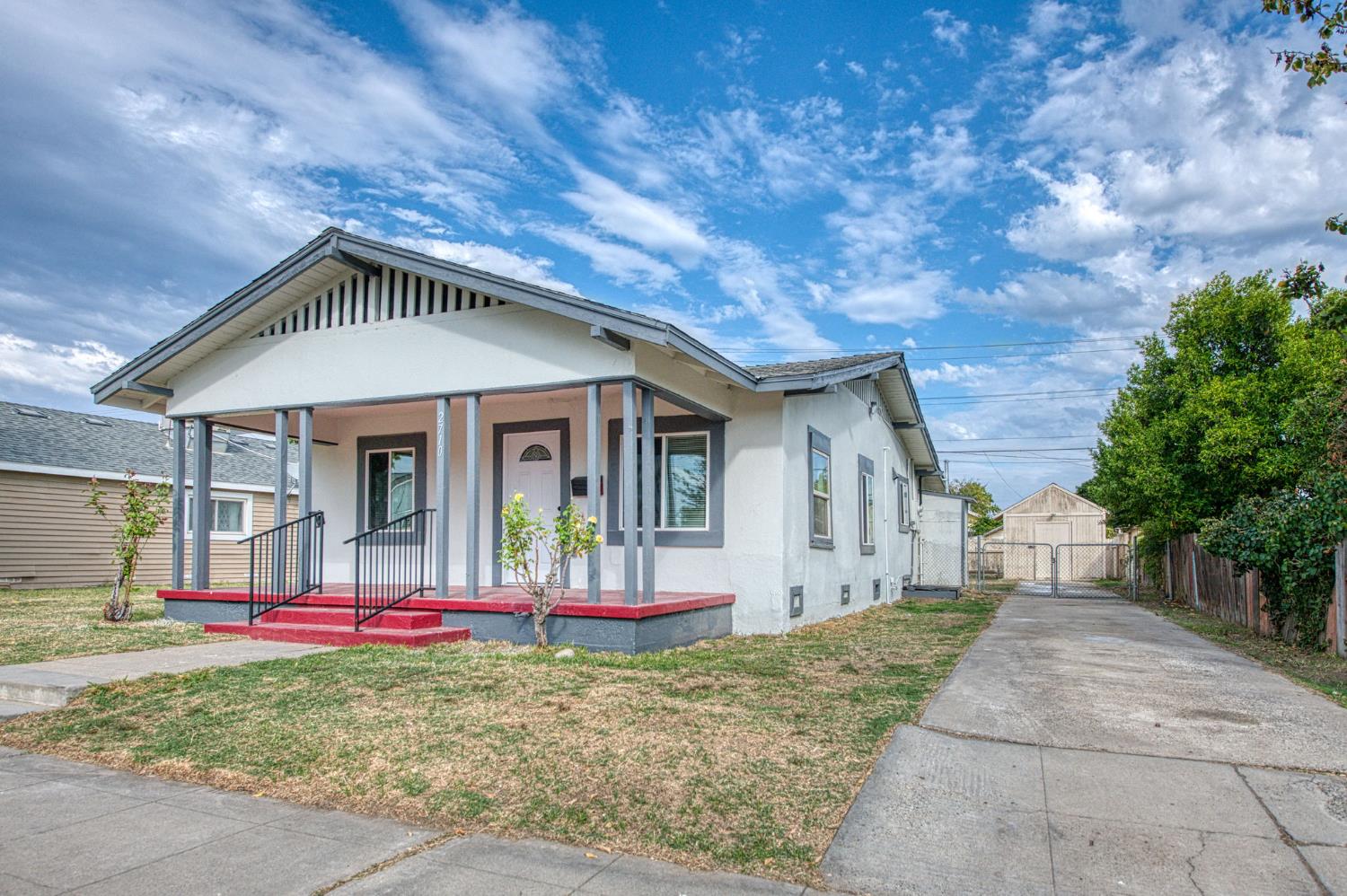 2710 C St, Selma, CA 93662