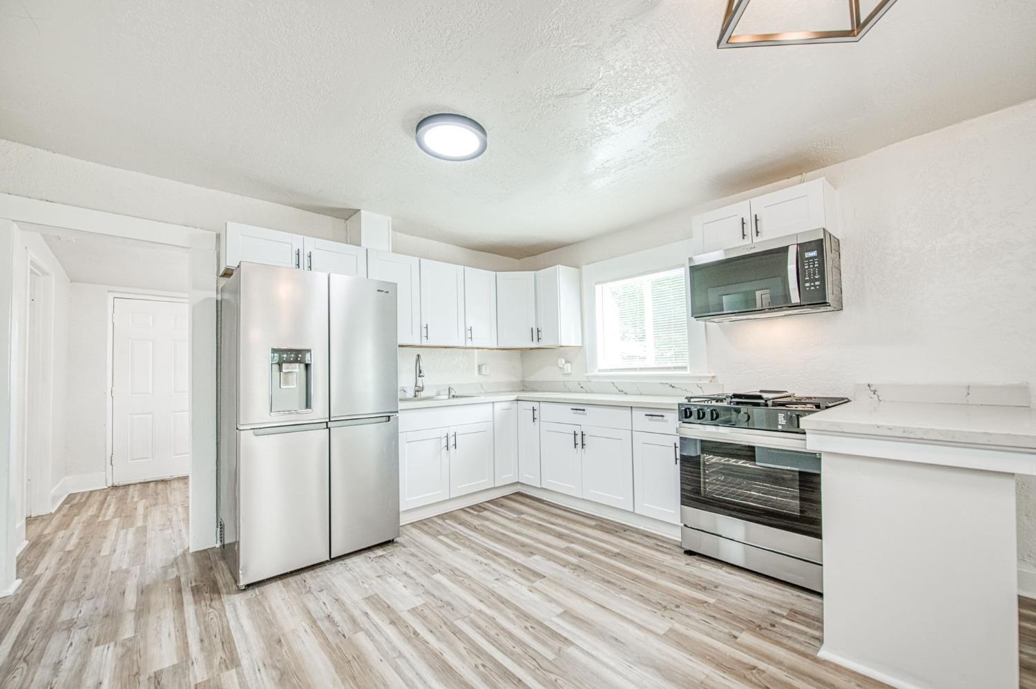 2710 C St, Selma, CA 93662