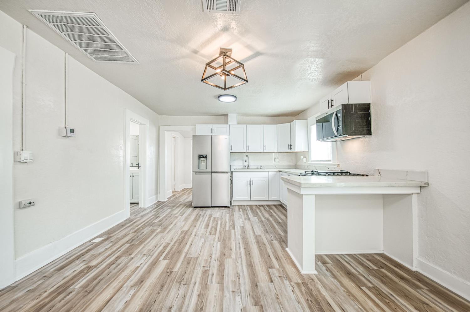 2710 C St, Selma, CA 93662