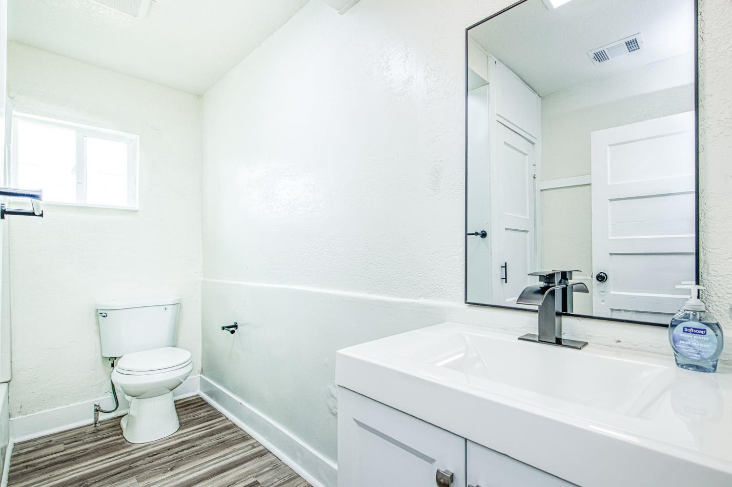 2710 C St, Selma, CA 93662