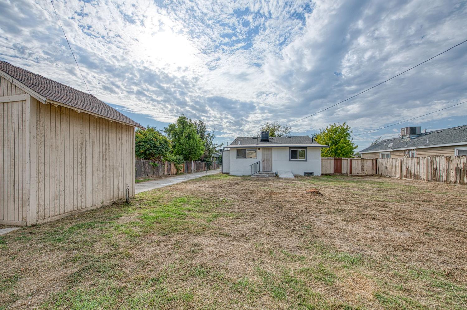 2710 C St, Selma, CA 93662