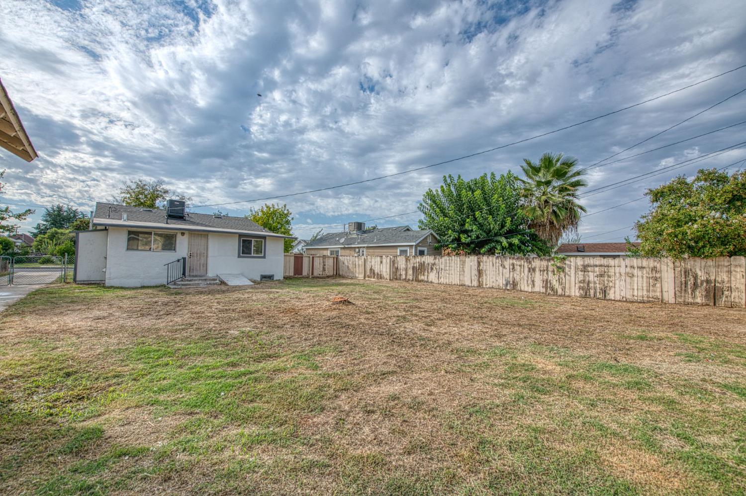 2710 C St, Selma, CA 93662