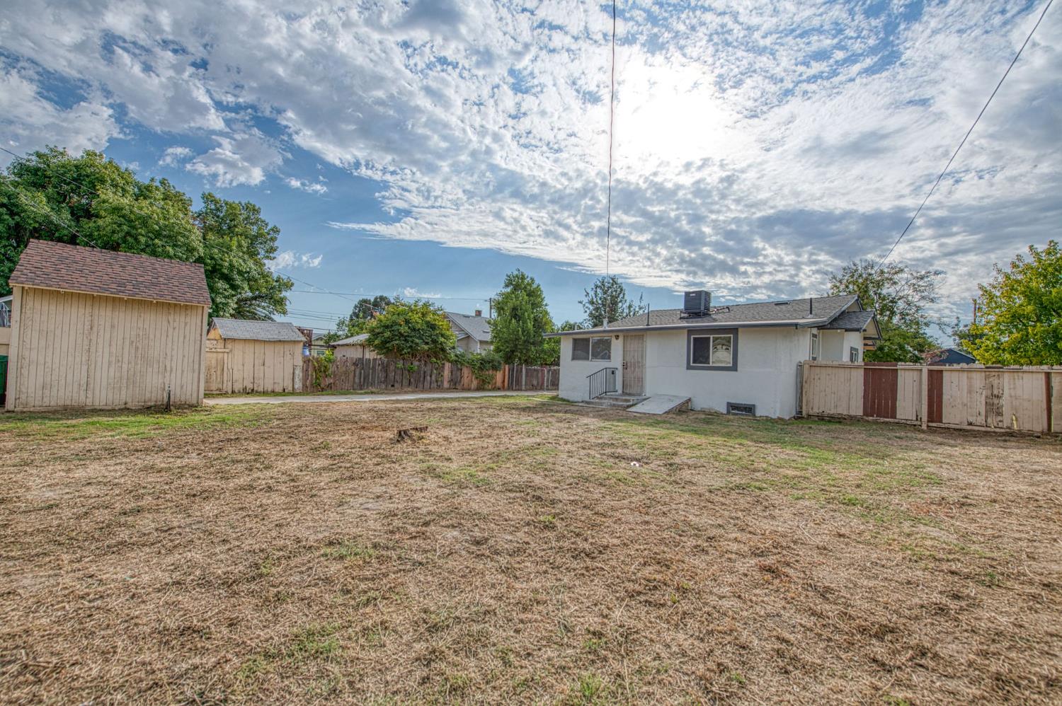 2710 C St, Selma, CA 93662