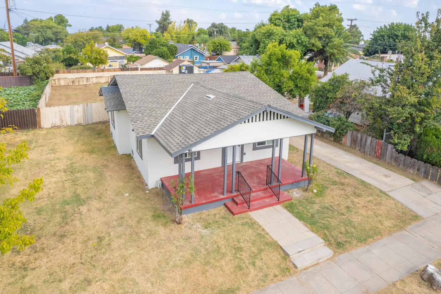 2710 C St, Selma, CA 93662
