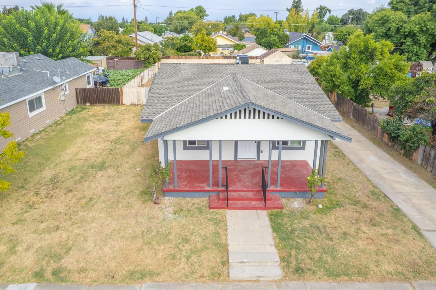 2710 C St, Selma, CA 93662
