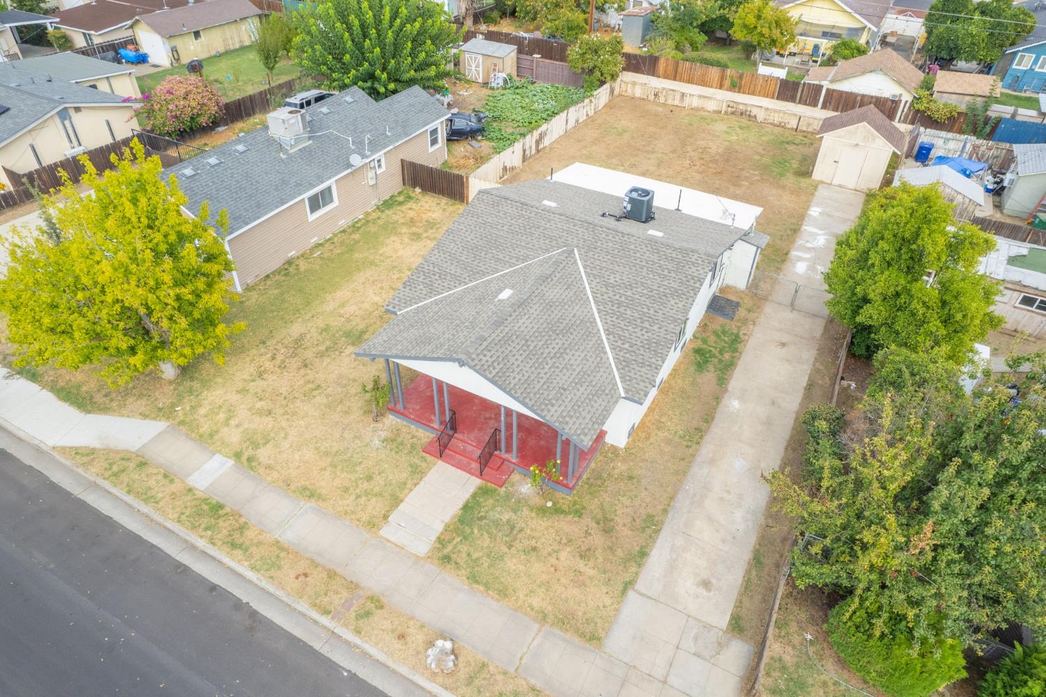 2710 C St, Selma, CA 93662