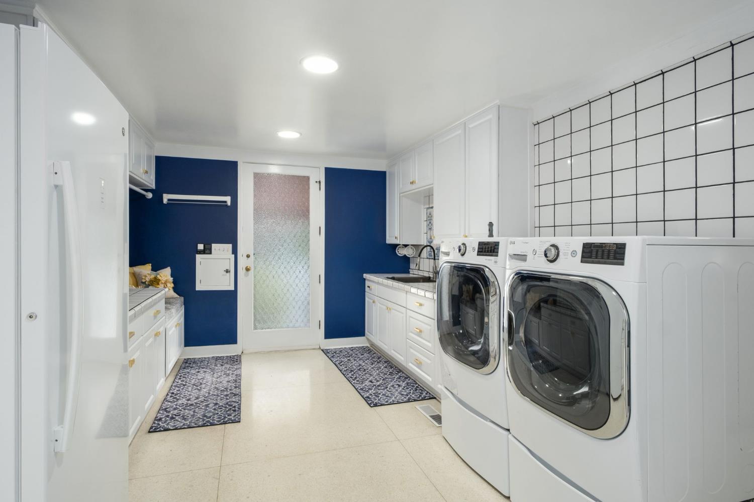 4175 N Van Ness Blvd, Fresno, CA 93704