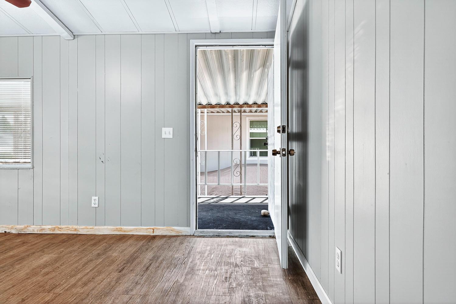 1001 Sylmar Ave #128, Clovis, CA 93612