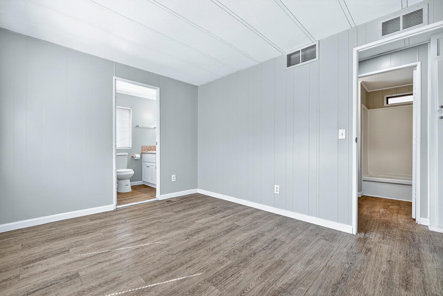 1001 Sylmar Ave #128, Clovis, CA 93612