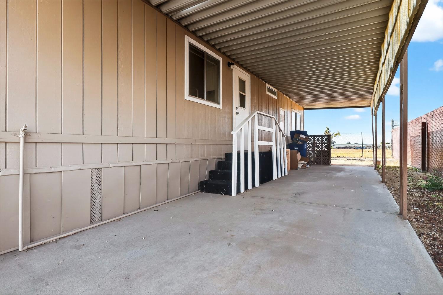 1001 Sylmar Ave #128, Clovis, CA 93612