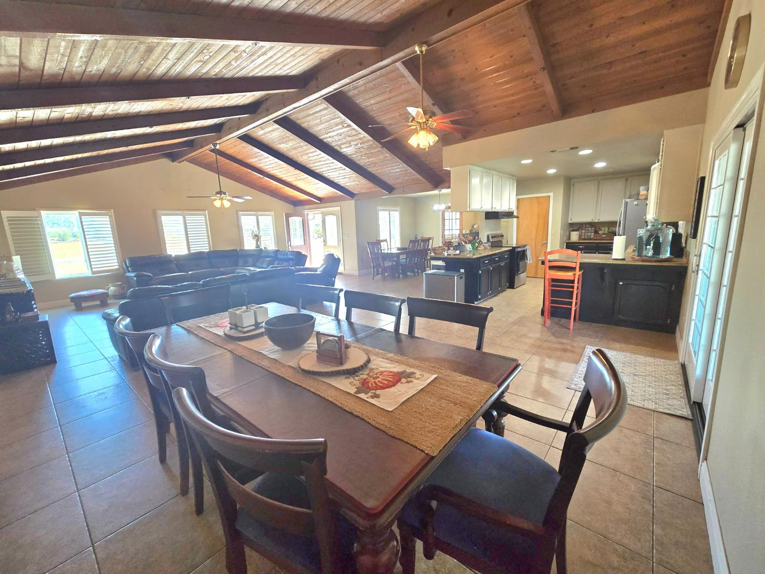 16448 Monreal Rd, Madera, CA 93636