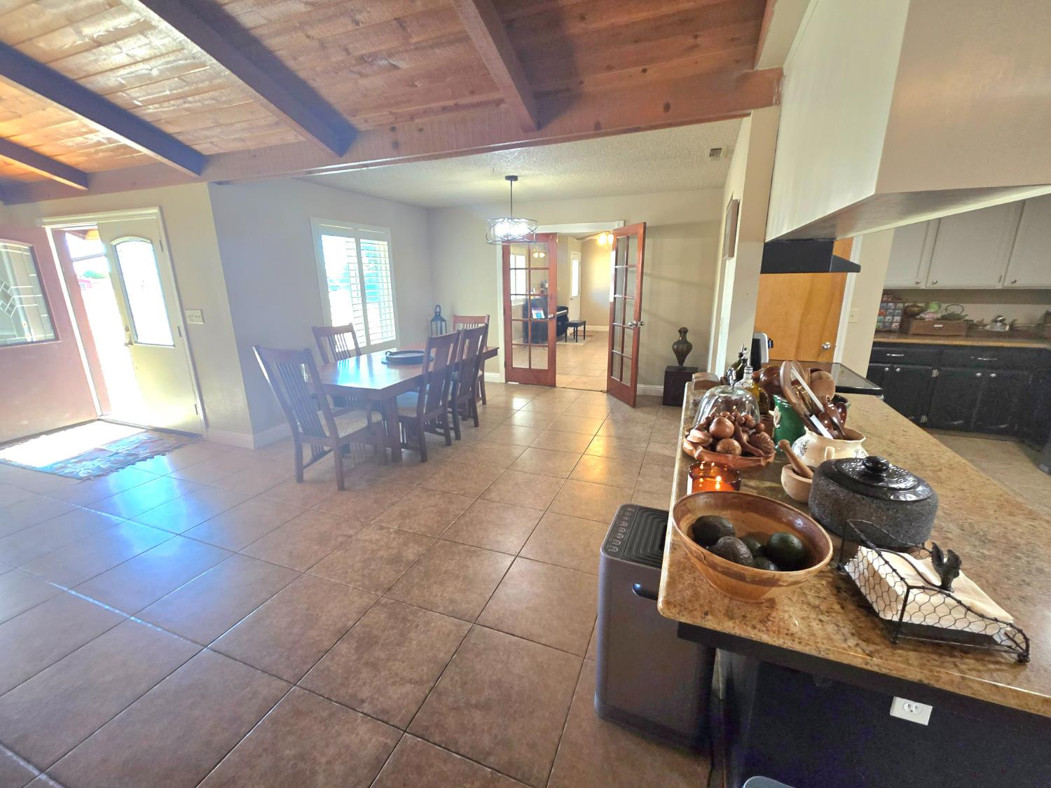 16448 Monreal Rd, Madera, CA 93636