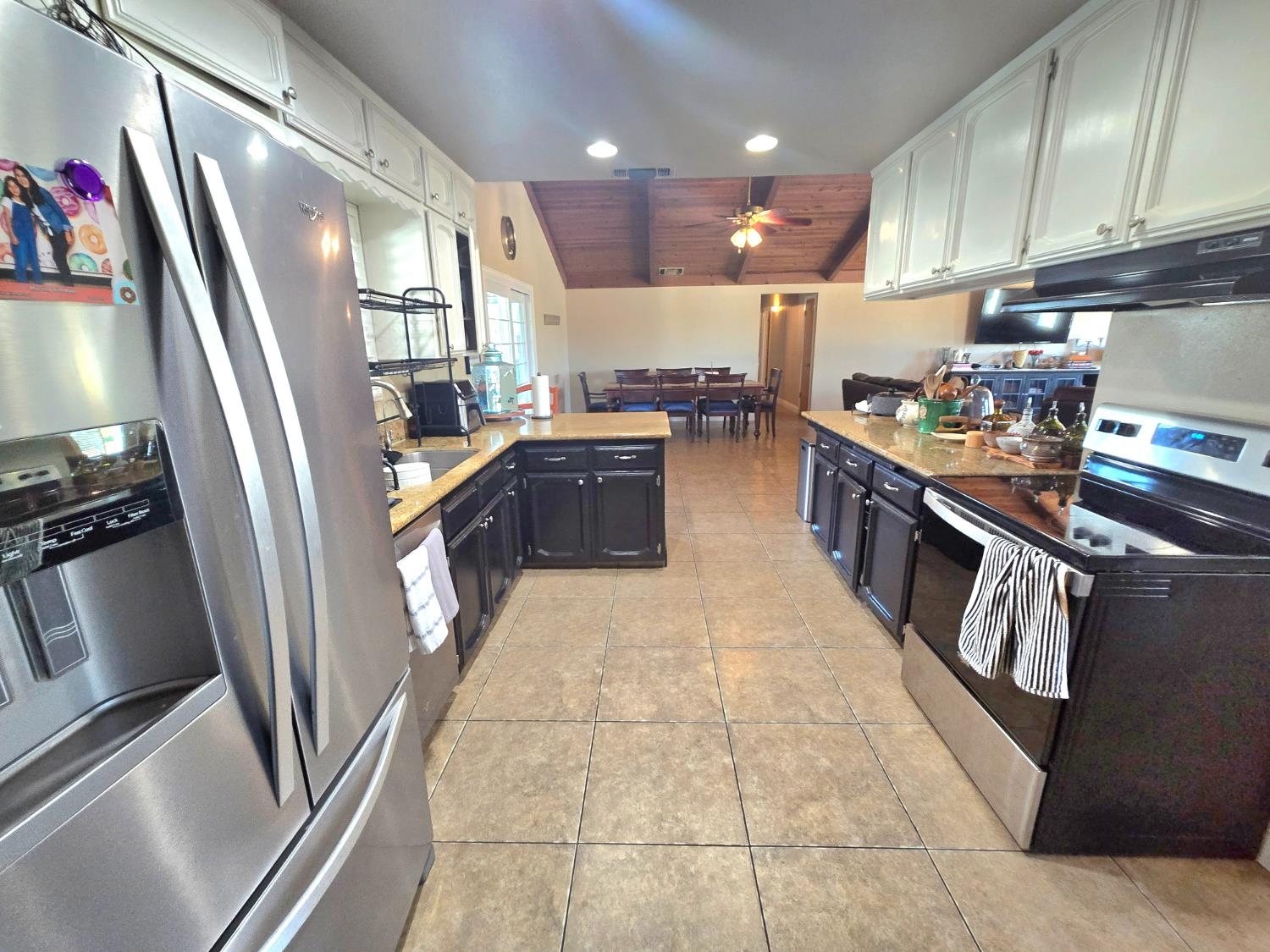 16448 Monreal Rd, Madera, CA 93636