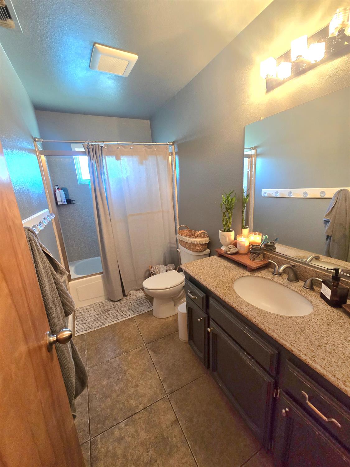 16448 Monreal Rd, Madera, CA 93636