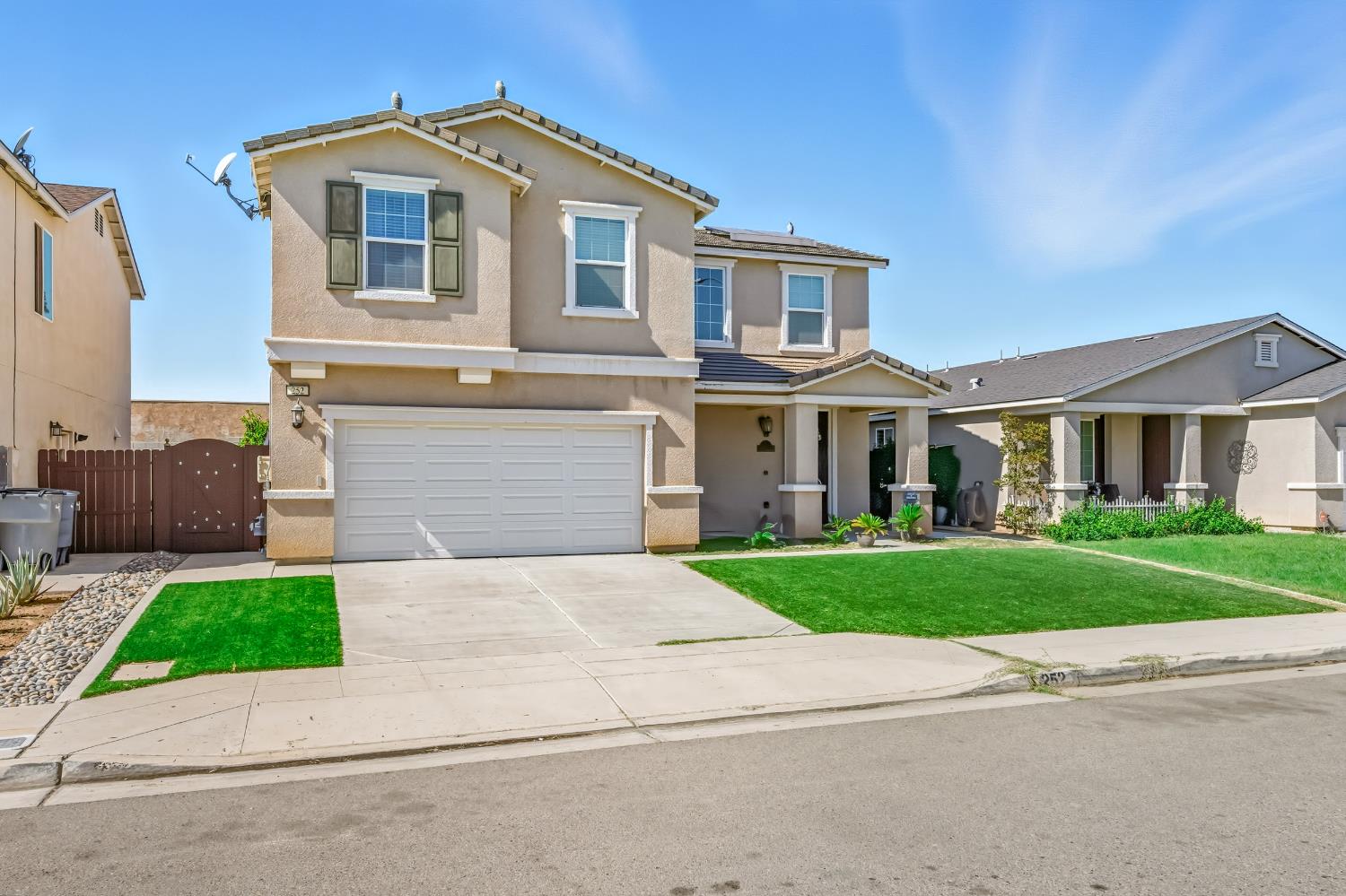 252 S Kona Ave, Fresno, CA 93727