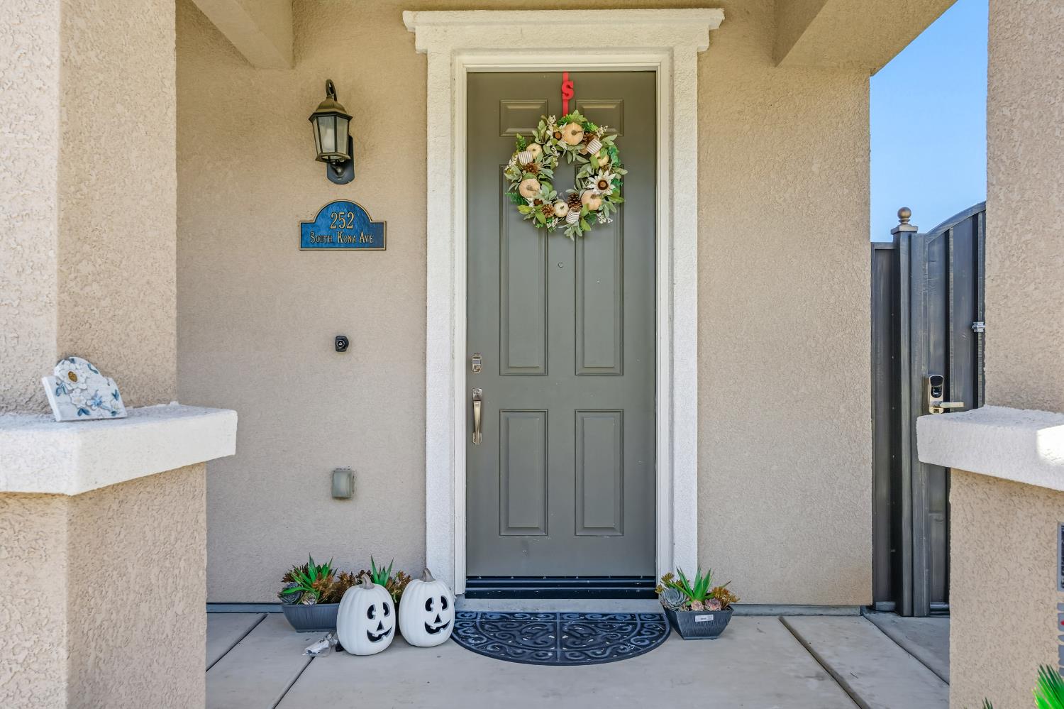 252 S Kona Ave, Fresno, CA 93727