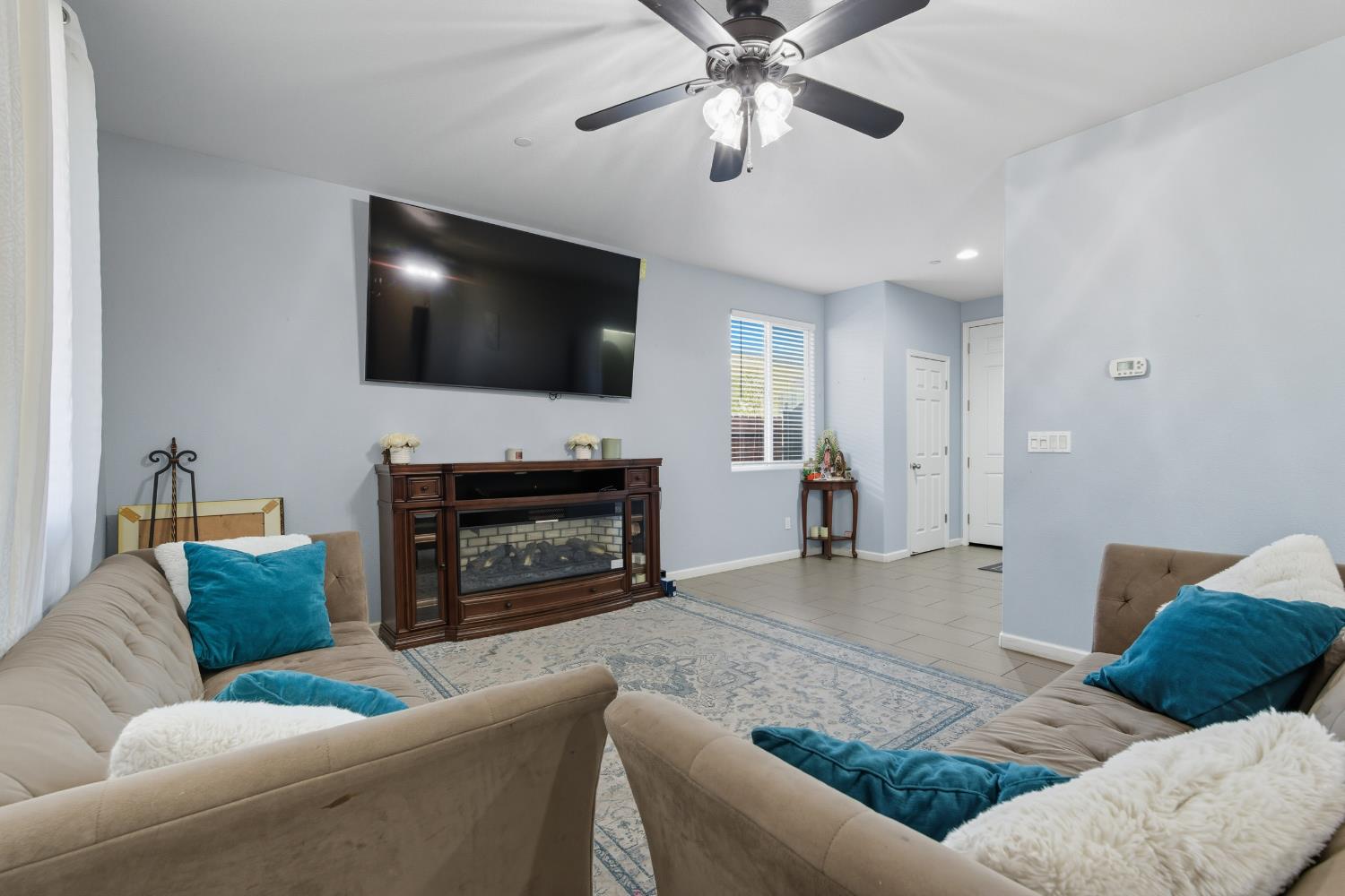252 S Kona Ave, Fresno, CA 93727