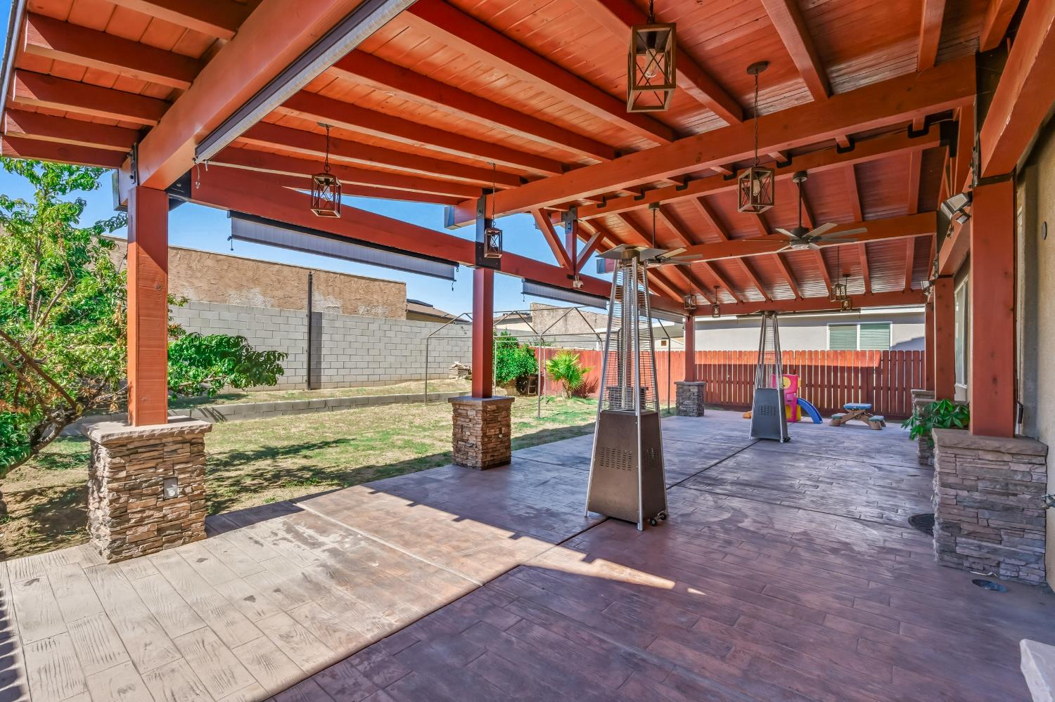252 S Kona Ave, Fresno, CA 93727