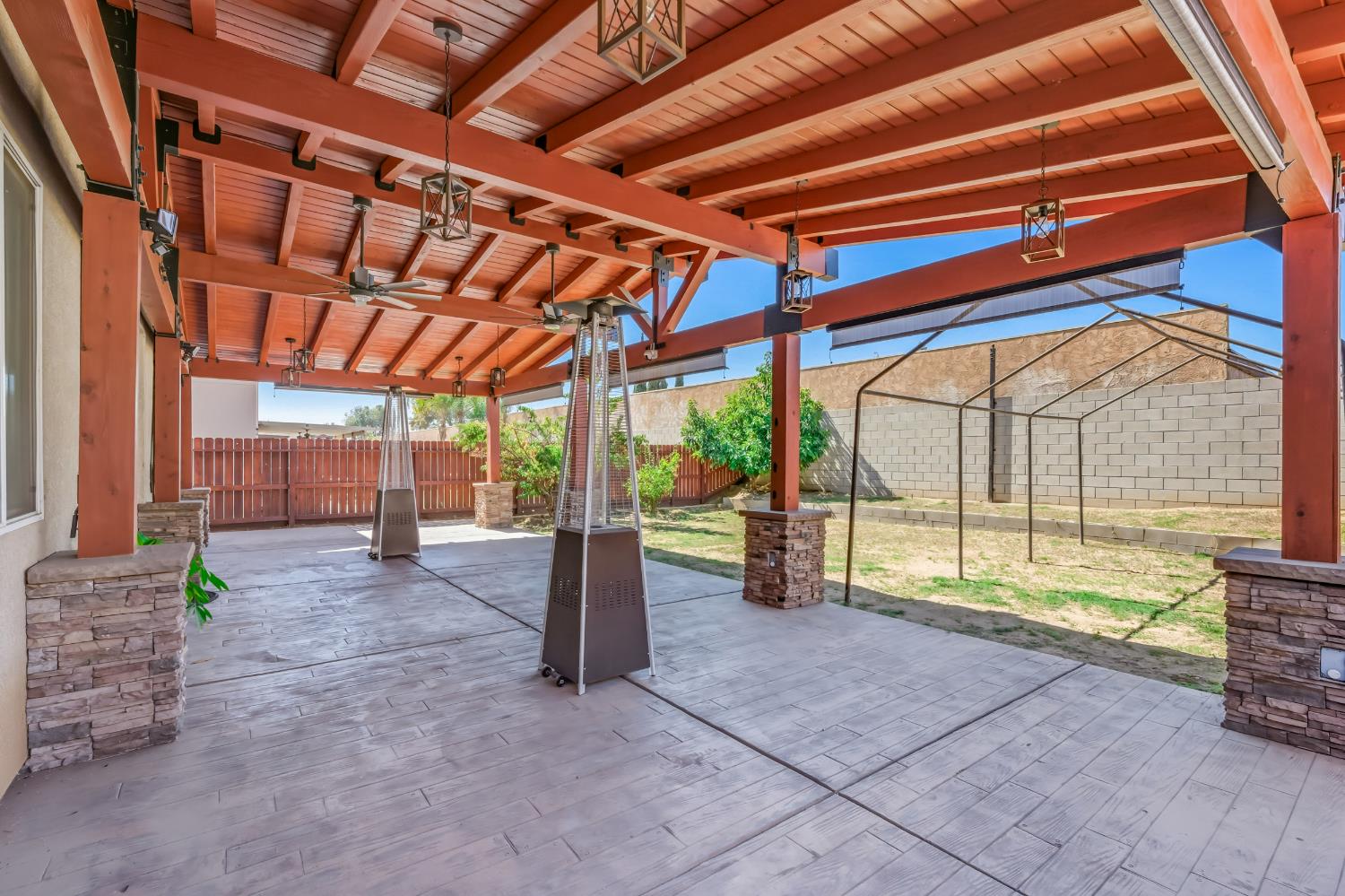 252 S Kona Ave, Fresno, CA 93727