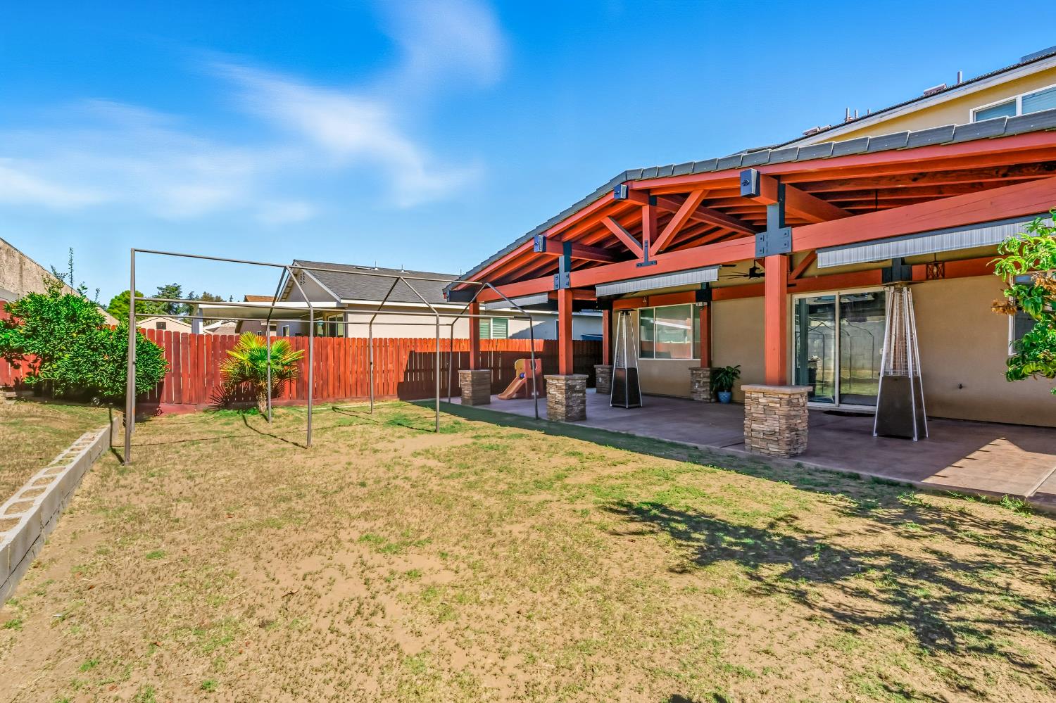 252 S Kona Ave, Fresno, CA 93727