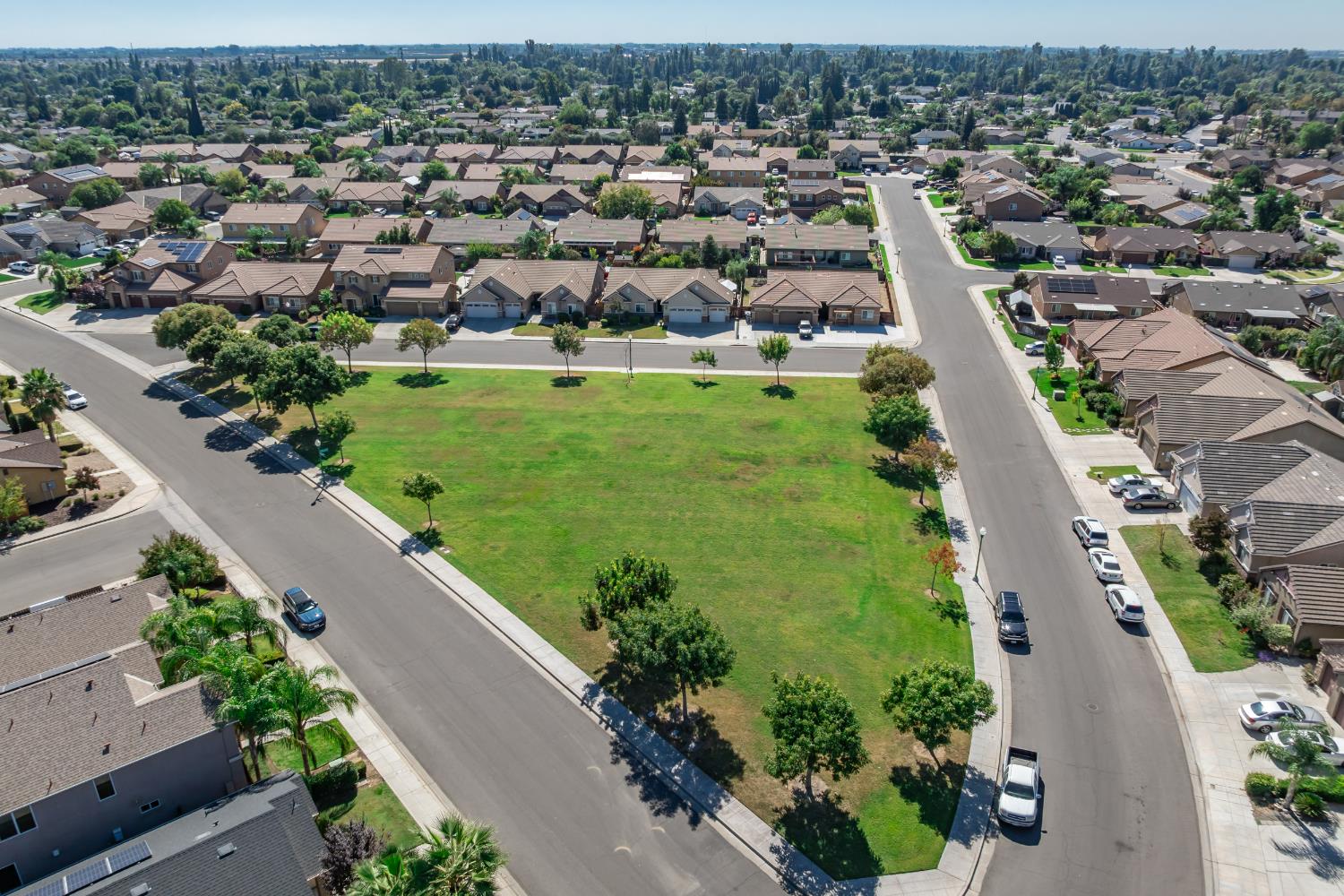 252 S Kona Ave, Fresno, CA 93727