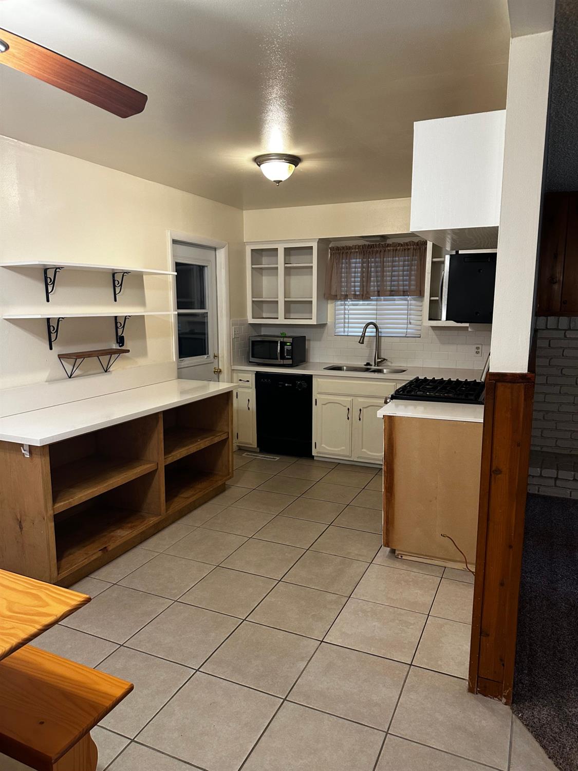 745 E Tenaya Way, Fresno, CA 93710