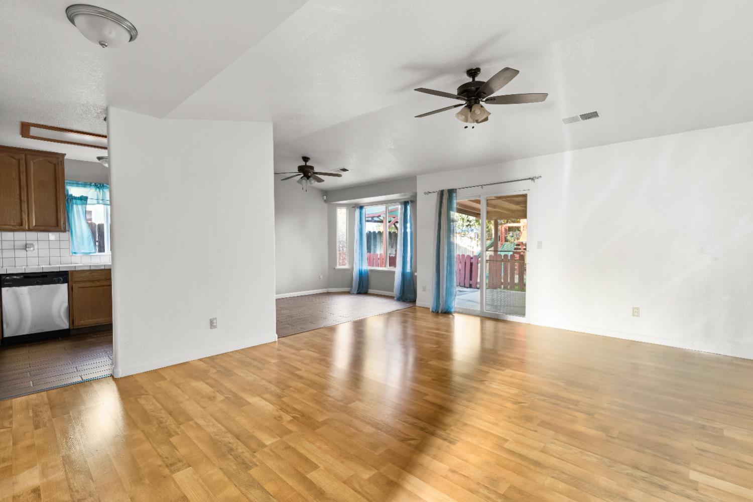 2290 Fern St, Merced, CA 95348