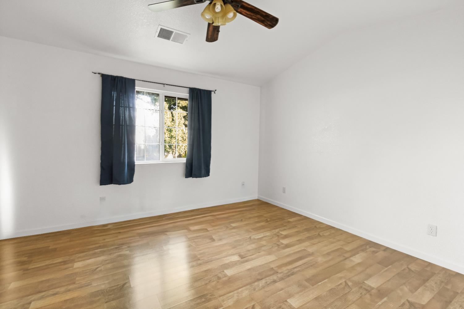 2290 Fern St, Merced, CA 95348