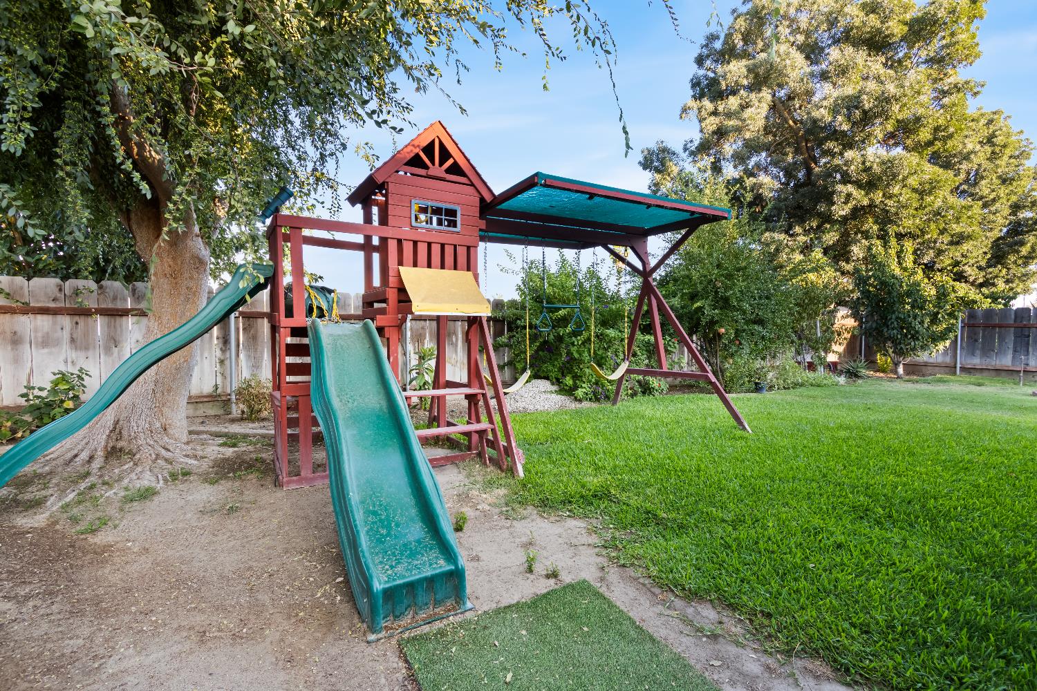 2290 Fern St, Merced, CA 95348