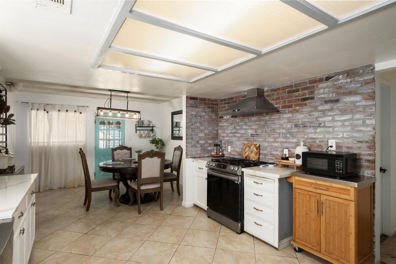 40283 Road 40, Dinuba, CA 93618