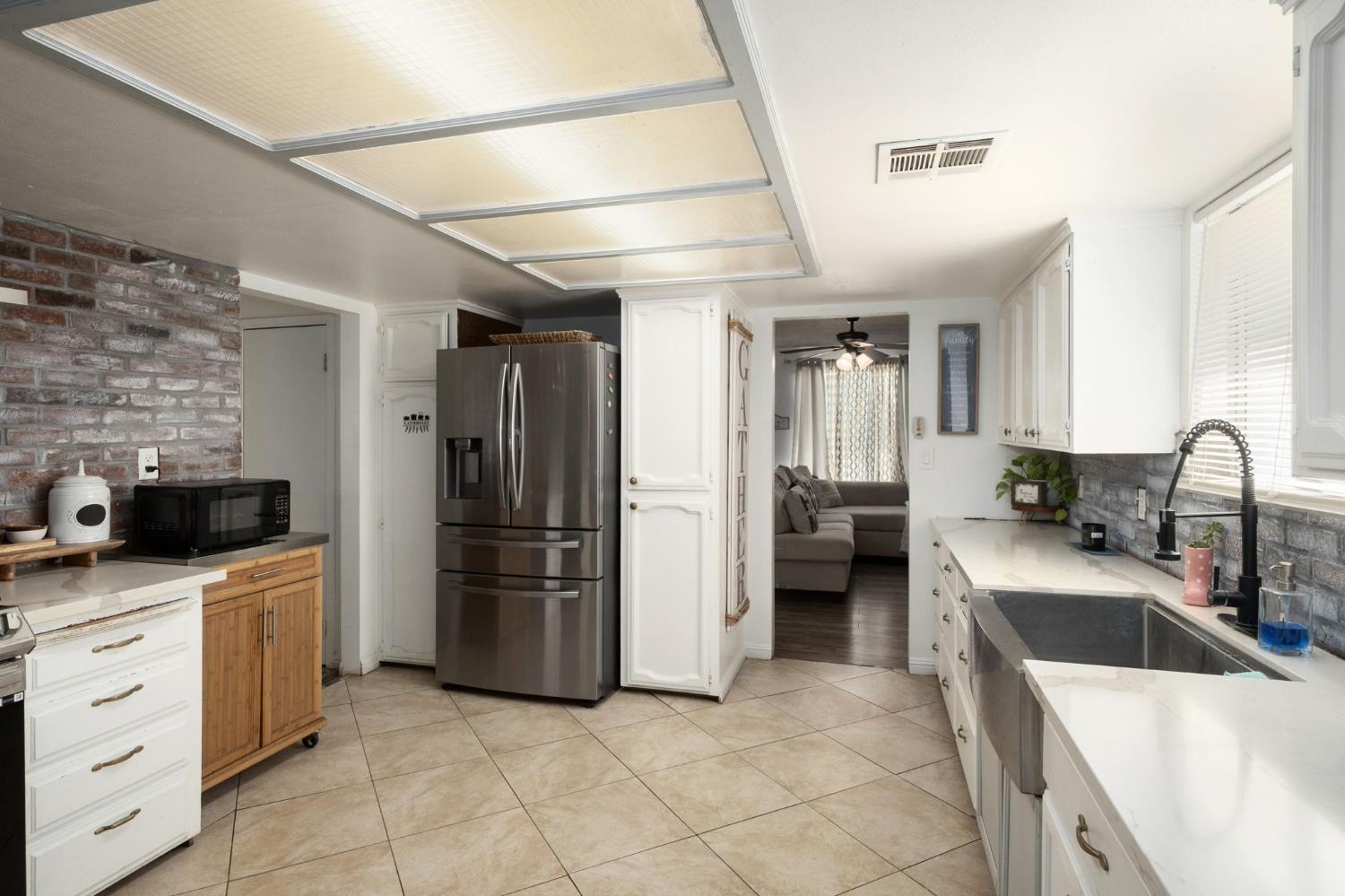 40283 Road 40, Dinuba, CA 93618